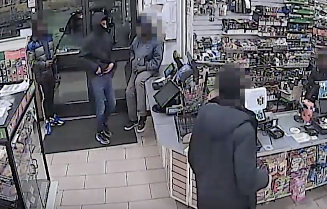 [PR] Suspect Sought in an Armed Robbery of an Establishment (Gun) Offense: 3900 b/o Martin Luther King Jr. Avenue, SW
