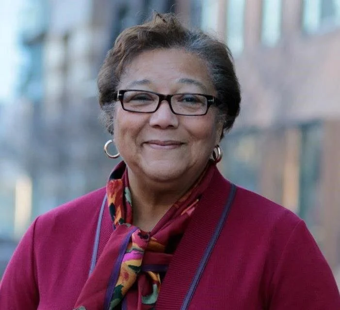 [PR] At-Large Councilmember Anita Bonds Visits the Park 7 Apartments in Northeast 