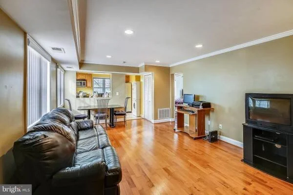 FOR RENT | 3872 9th Street SE - $1,300/month