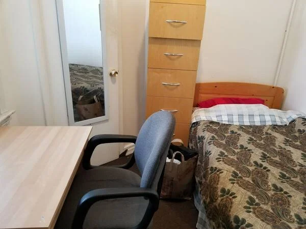 FOR RENT | Small furnished room in Congress Heights - $500/month