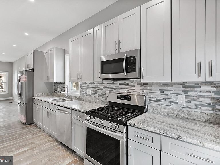 FOR RENT | 2900 7th St SE - $2,800/month