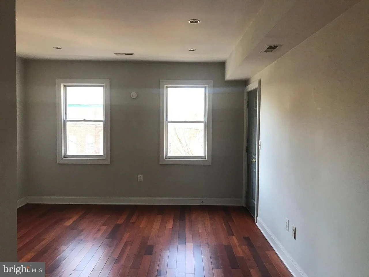 FOR SALE | 1616 18th St SE #202 - $152,900