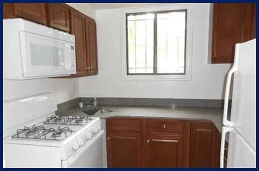 FOR RENT | 400 Xenia Street, SE #1 - $1,300/month