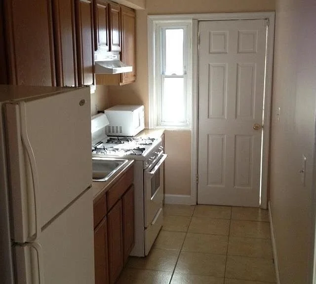 FOR RENT | 403 Newcomb St SE - $1,100/month