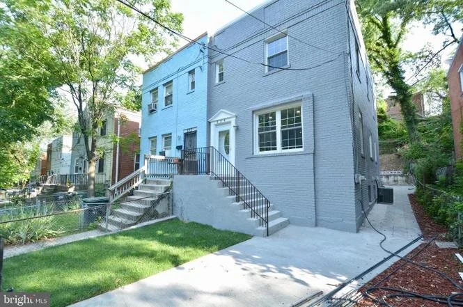 FOR SALE | 234 Malcolm X Avenue SE - $450,000