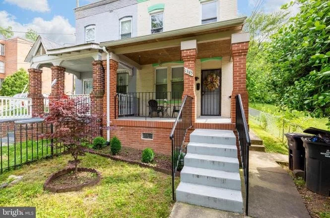 FOR SALE | 1385 Morris Road SE - $469,900
