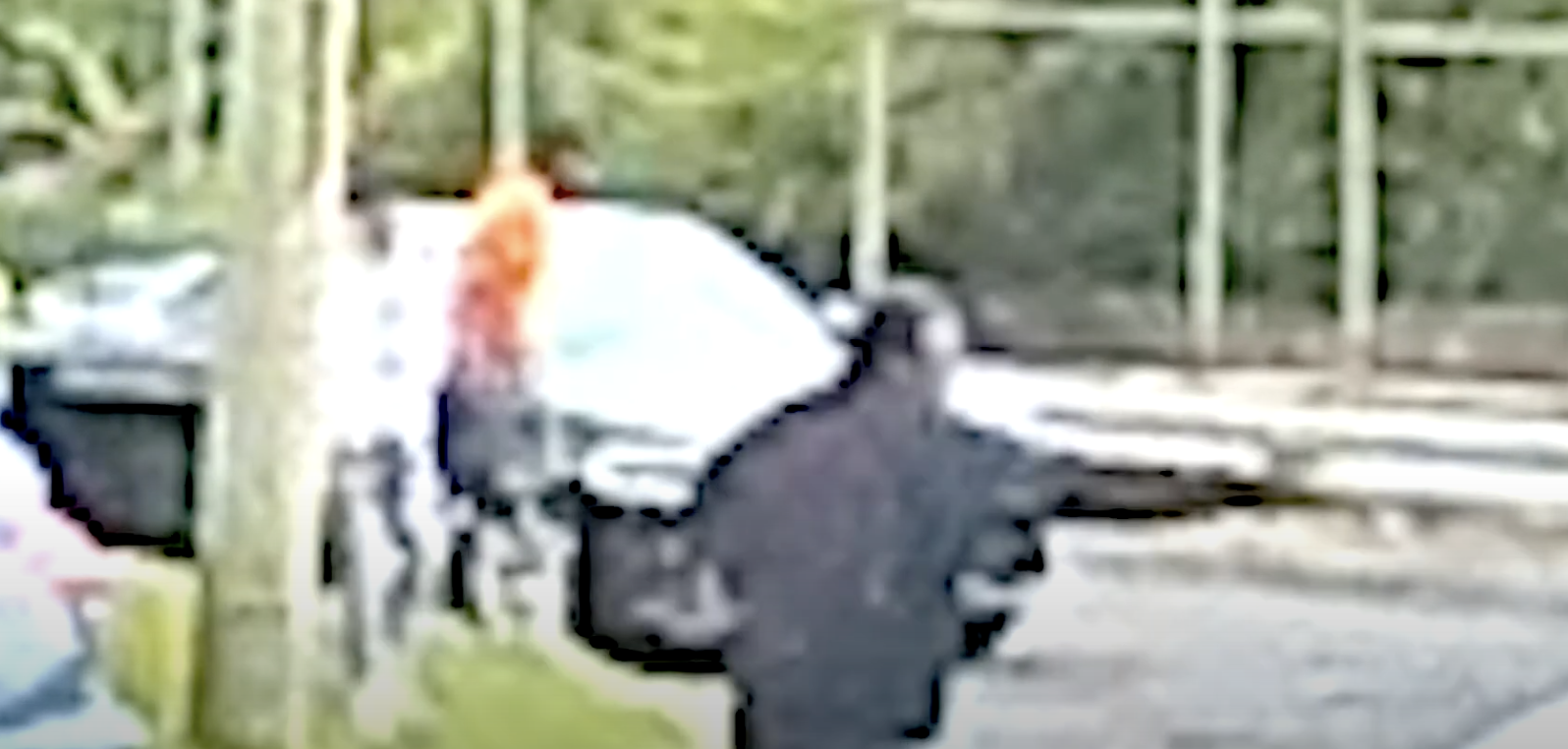 [PR] Suspects and Vehicle of Interest Sought in a Homicide: 900 b/o Irving Street, NE