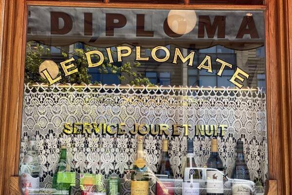 Le Diplomate seeks Hosts and Reservationists