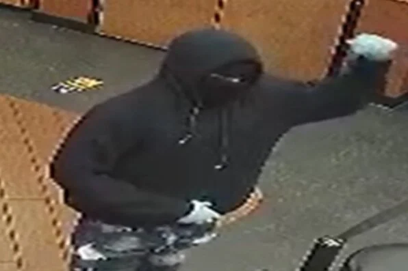 [PR] Suspect Sought in a Robbery of an Establishment Offense: 4800 b/o Nannie Helen Burroughs Avenue, NE
