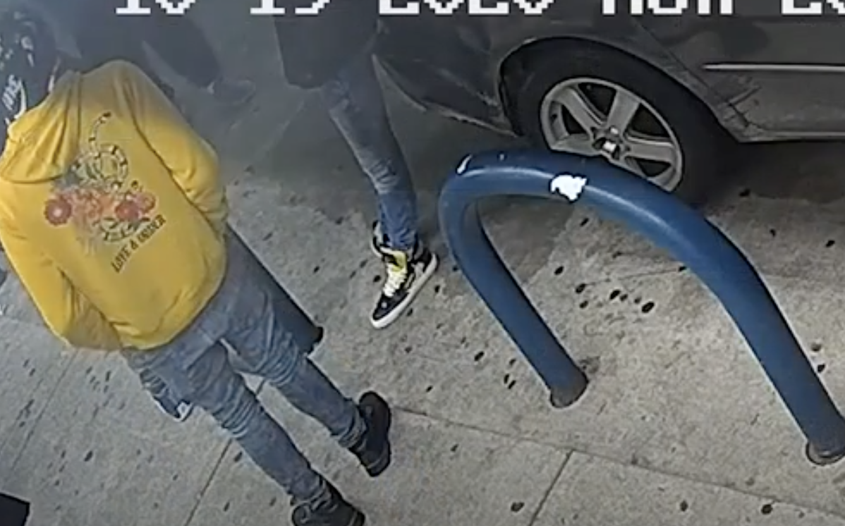 VIDEO | Person of Interest in Armed Robbery (Gun), 3700 b/o Minnesota Ave, NE