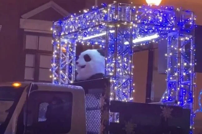 Dec 19 | ZooLights Express comes to Ward 8 