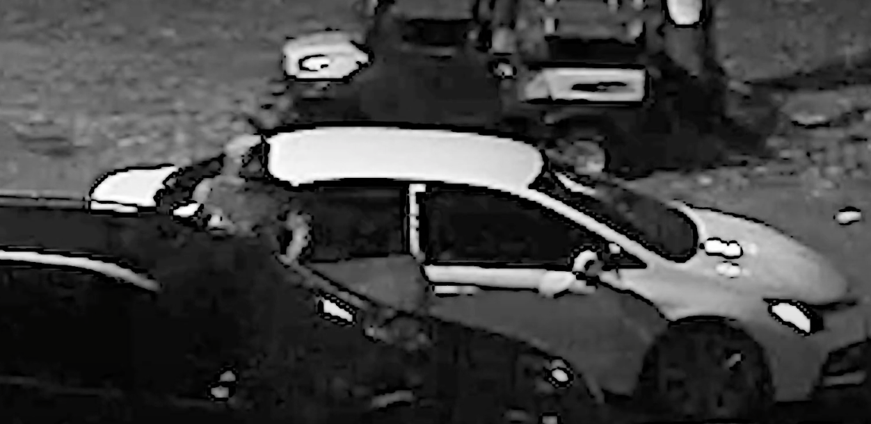 [PR] Suspects and Vehicle of Interest Sought in an Armed Robbery (Gun) Offense: 2800 b/o Denver Street, SE