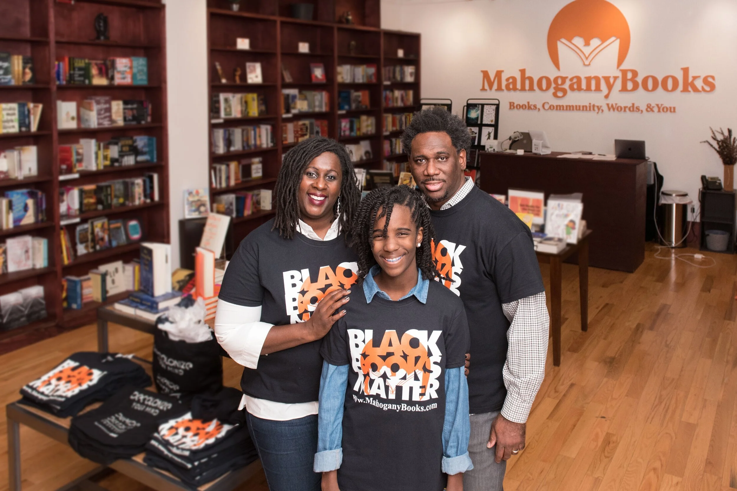 [PR] MahoganyBooks receives $5,000 grant to launch Ward 8, writers workshop in partnership with Panama Jackson, senior editor of Very Smart Brothas