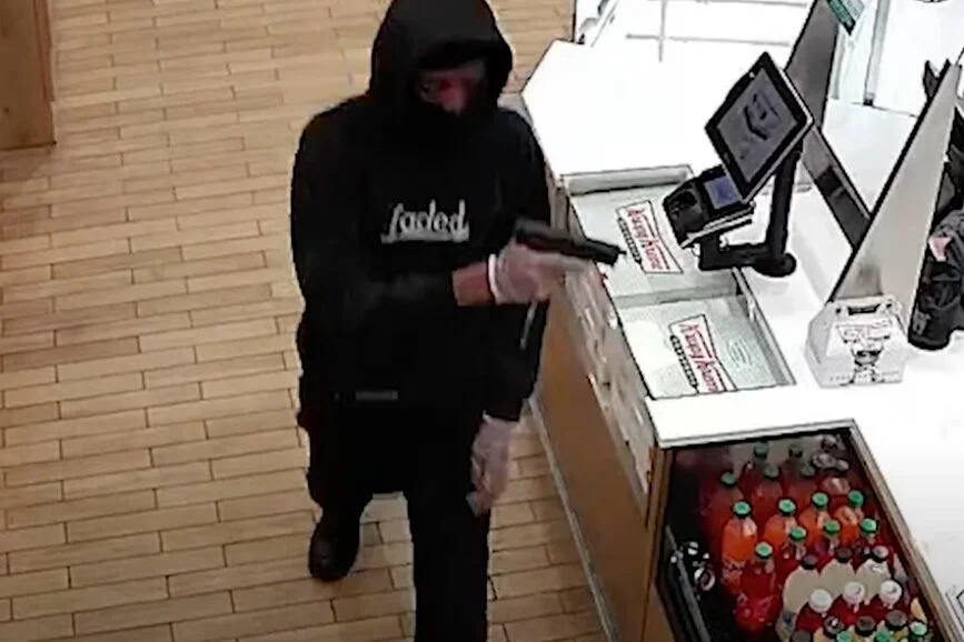 VIDEO | Person of Interest in Armed Robbery (Gun), 3100 b/o 14th St, NW