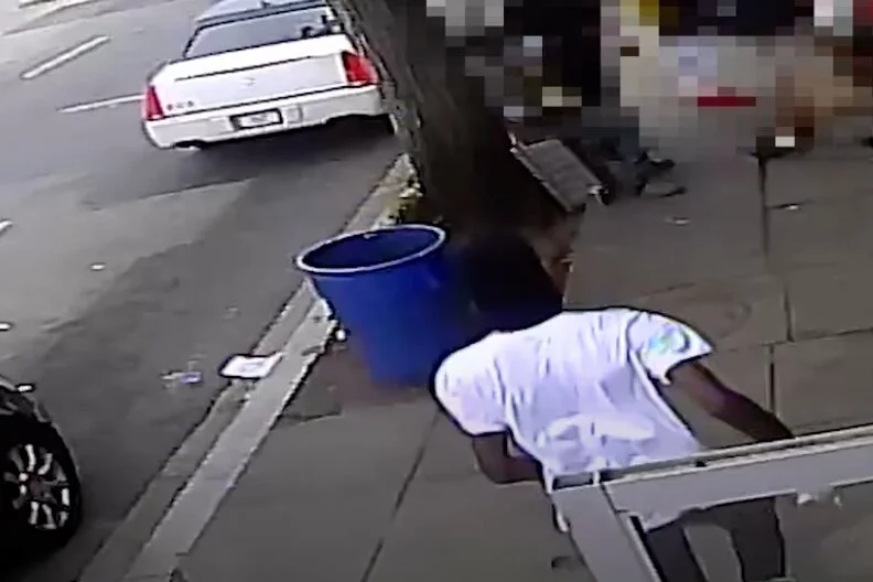 MPD 5D | Suspect Sought in a Robbery (Snatch) Offense: 800 Block of Bladensburg Road, NE