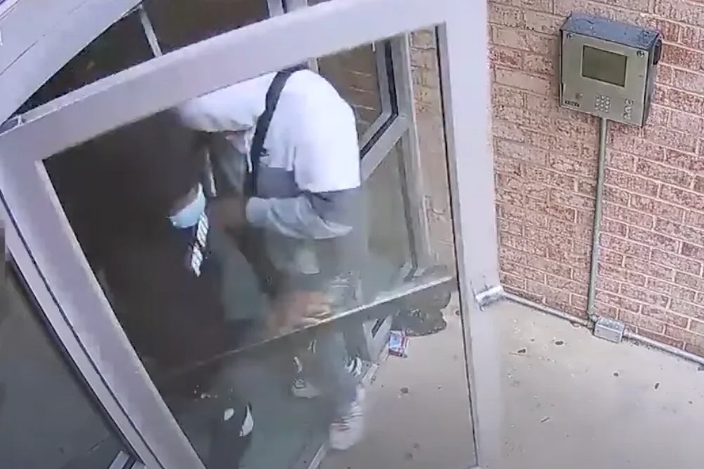 MPD 6D | Suspects Sought in an Armed Robbery (Gun) Offense: 2300 b/o Good Hope Road, SE