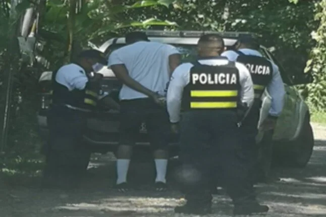 MPD 6D | Wanted Suspect Apprehended in an Assault with a Dangerous Weapon (Gun) Offense: 1600 b/o Eastern Ave, NE