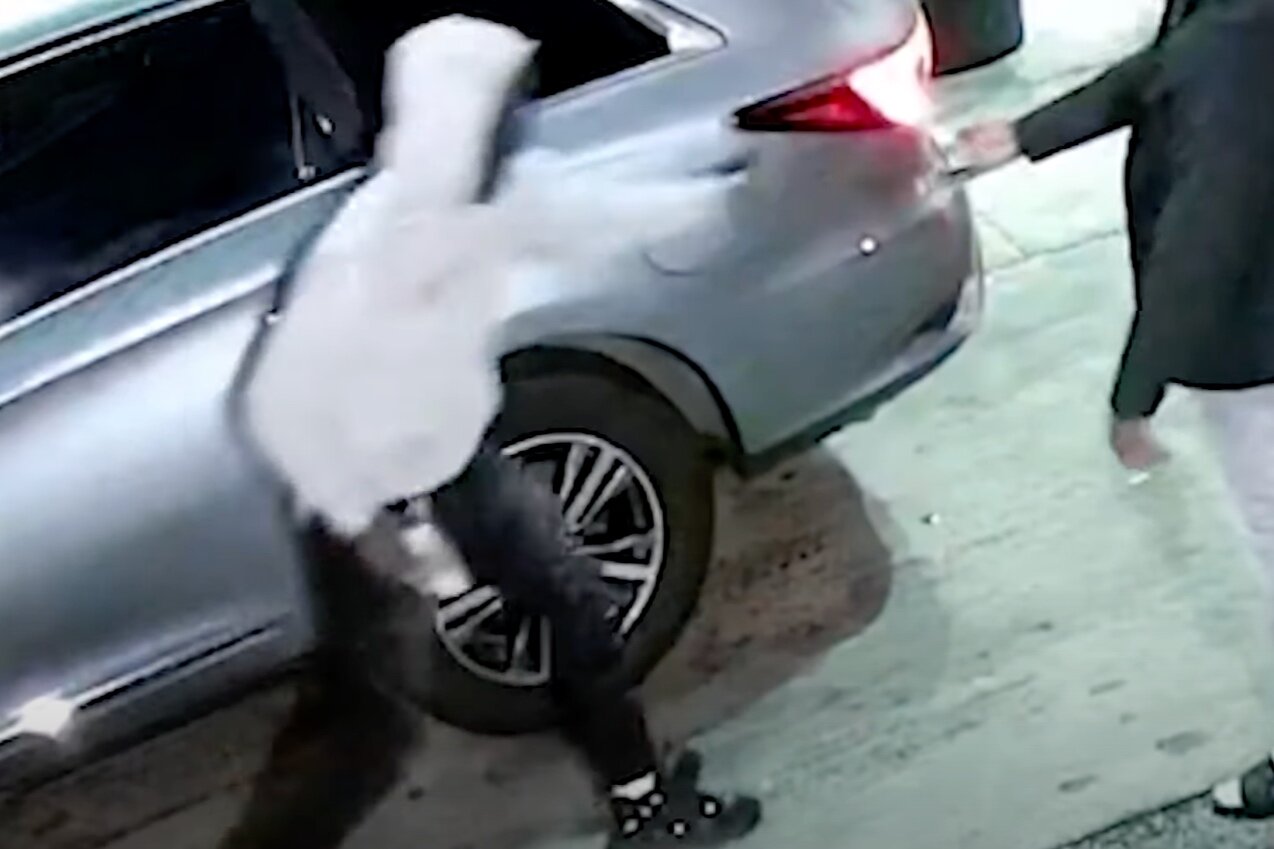 MPD 6D VIDEO | Suspect Sought in an Armed Carjacking (Gun) Offense: 2300 b/o Pennsylvania Avenue, SE