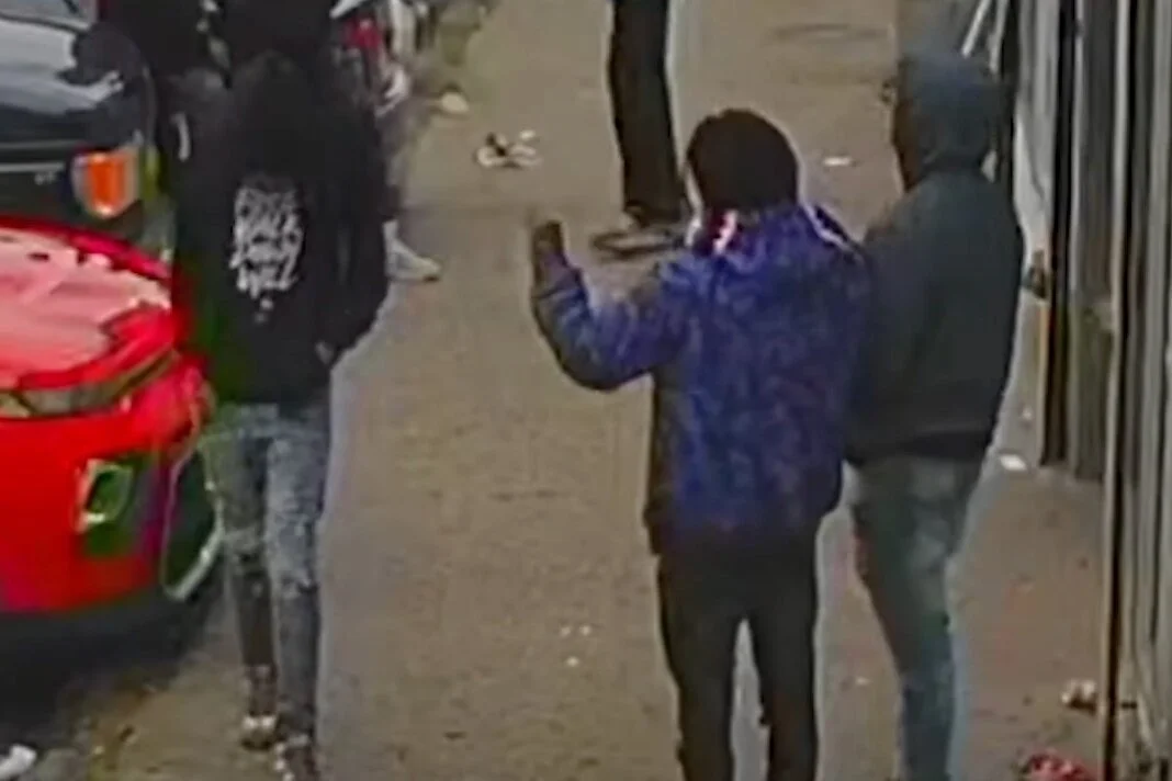 UPDATED WITH VIDEO | Suspects Sought in an Armed Robbery (Gun) Offense: 4500 b/o  Benning Road, SE