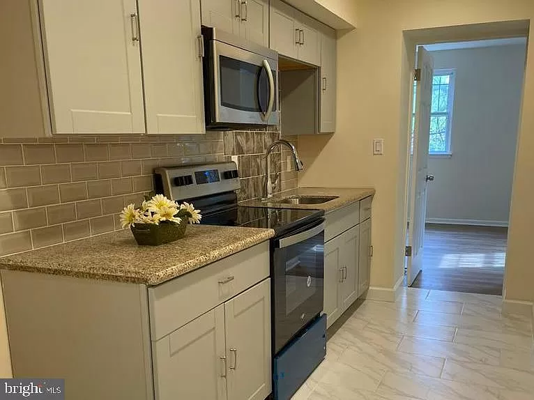 FOR RENT IN WARD 8 | 44 Galveston Pl SW APT D - $1,360/month