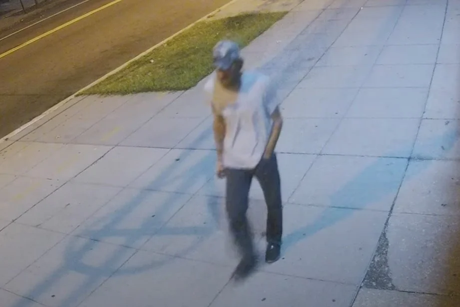 MPD 6D | Suspects and Vehicle Sought in a Theft One Offense: 2900 b/o Minnesota Ave, SE