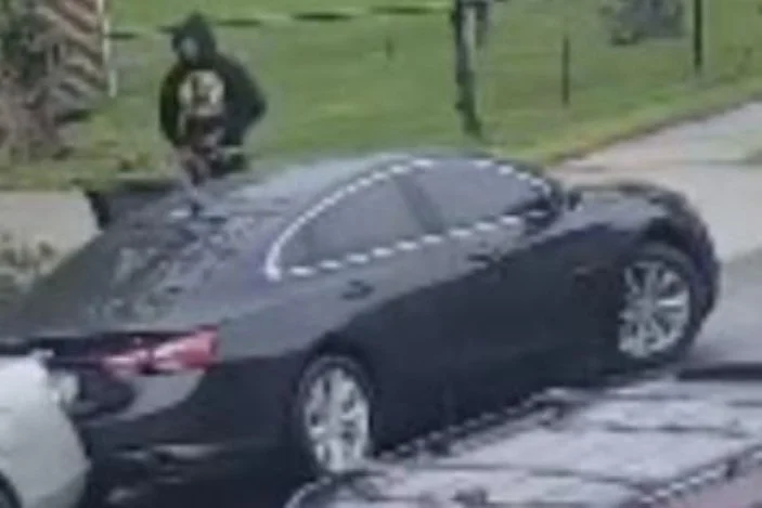 MPD 5D | Suspect and Vehicle Sought in a Homicide: 3000 b/o Adams St, NE