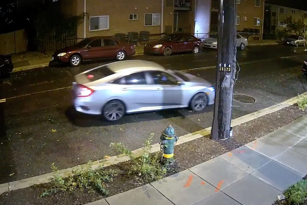 VIDEO | Suspect and Vehicle Sought in a Robbery (Force and Violence) Offense: 2900 b/o Stanton Rd, SE