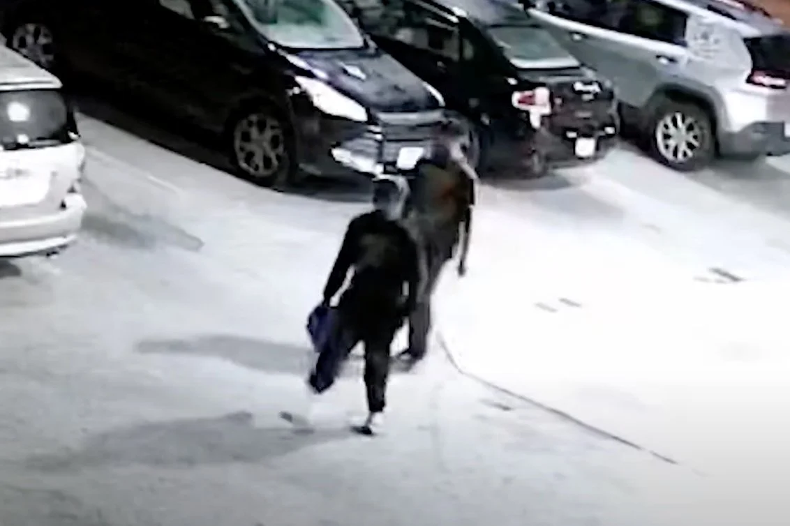 VIDEO | Suspects Sought in a Theft Two from Auto Offense: 4100 b/o Hunt Place, NE