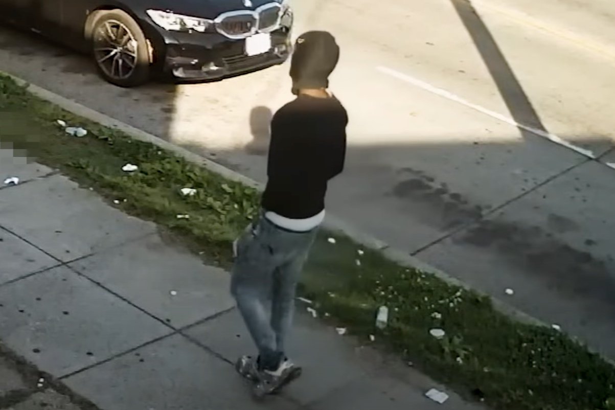 MPD 6D | Suspect Sought in an Armed Robbery (Gun) and Theft One (Stolen Auto) Offenses: 4400 b/o Southern Ave, SE