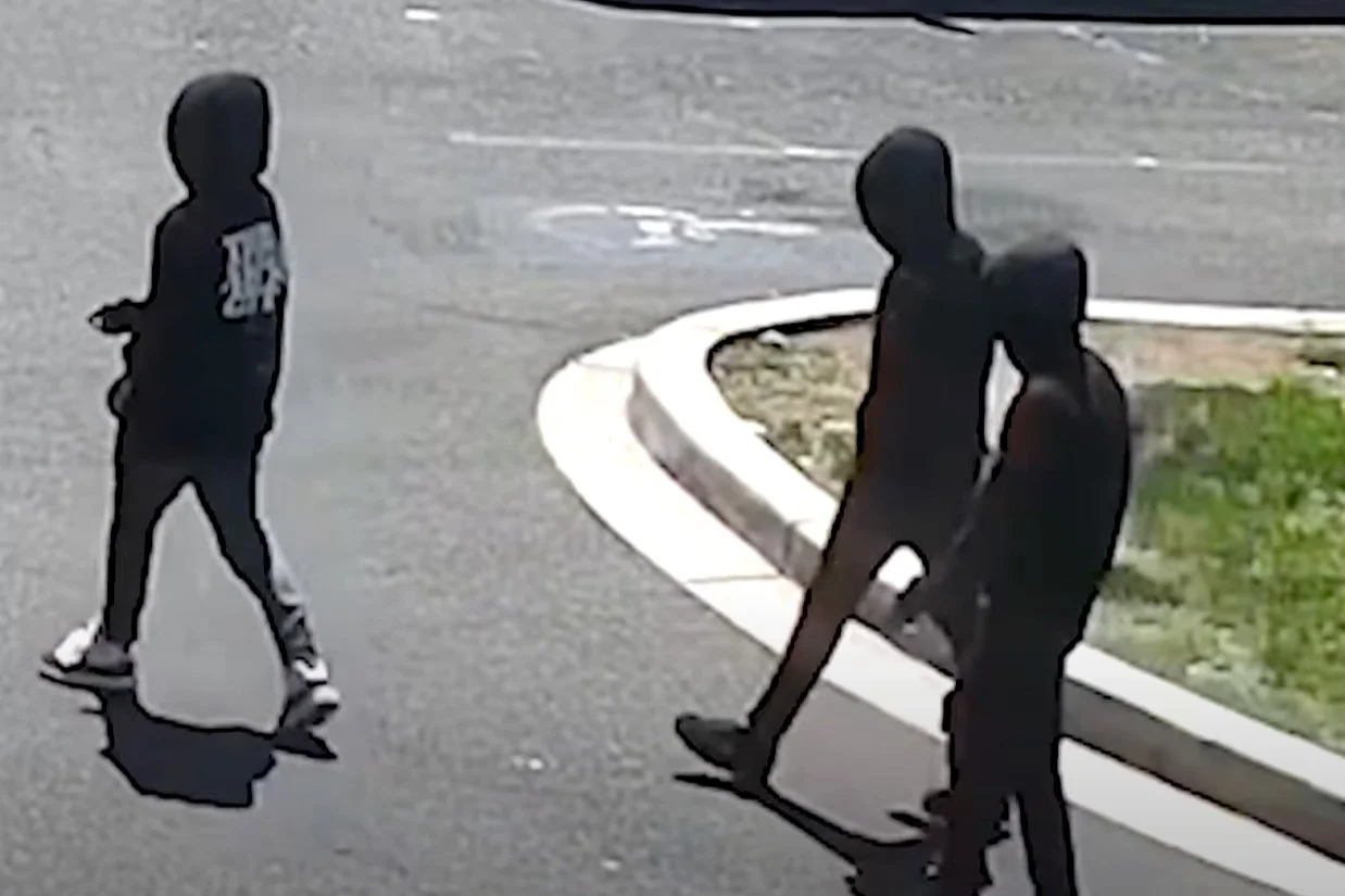 MPD 7D | Suspects Sought in an Armed Robbery (Gun) Offense: 3500 Block of 13th St, SE