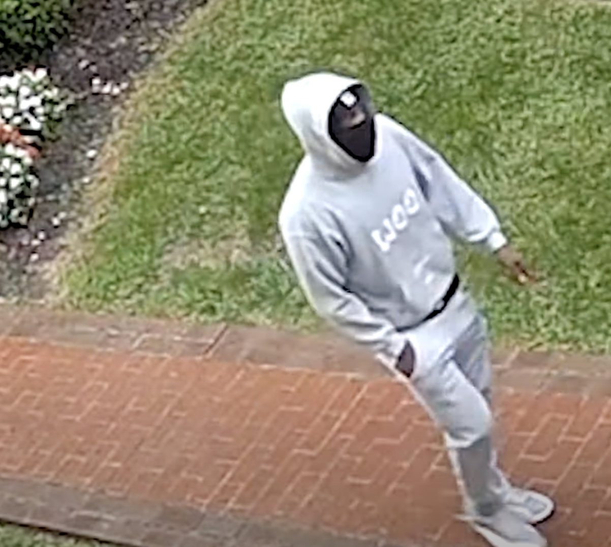 MPD 7D | Suspect Sought in an Armed Robbery in Southeast