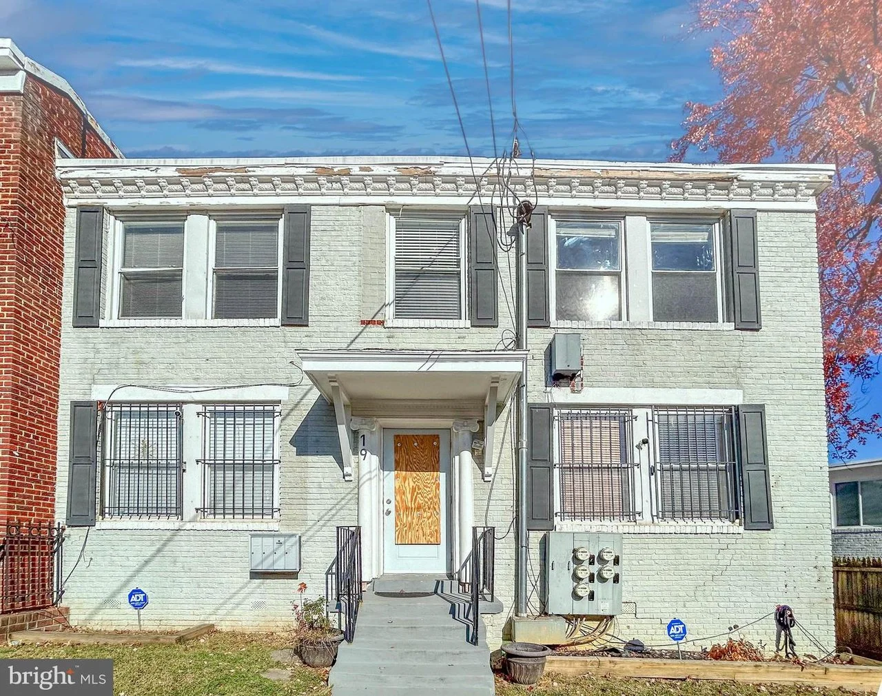 AUCTION ALERT | 19 Galveston Pl SW #201 - $35,000 Starting Bid