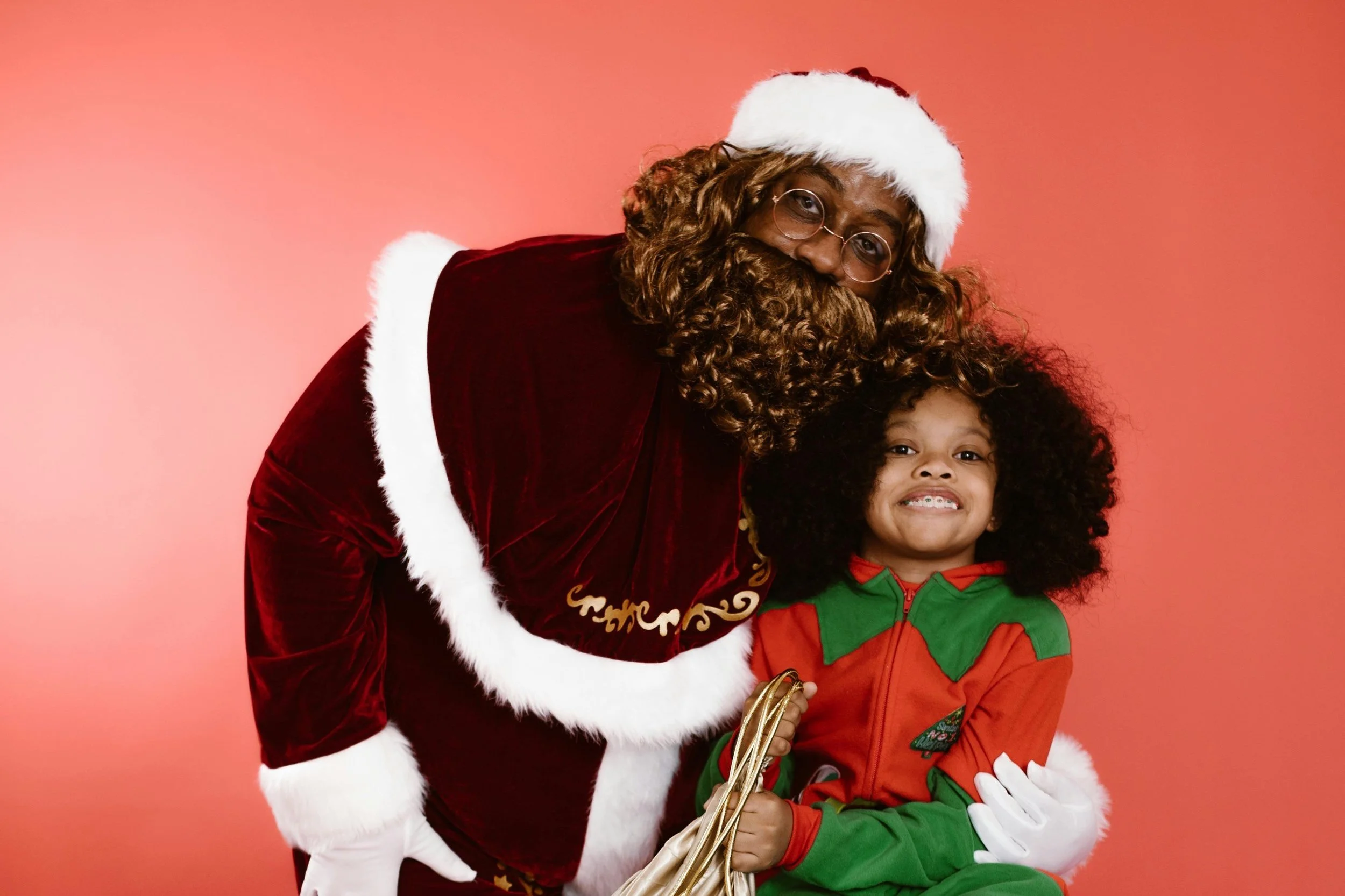 Dec 16 | Photos with Black Santa at MahoganyBooks