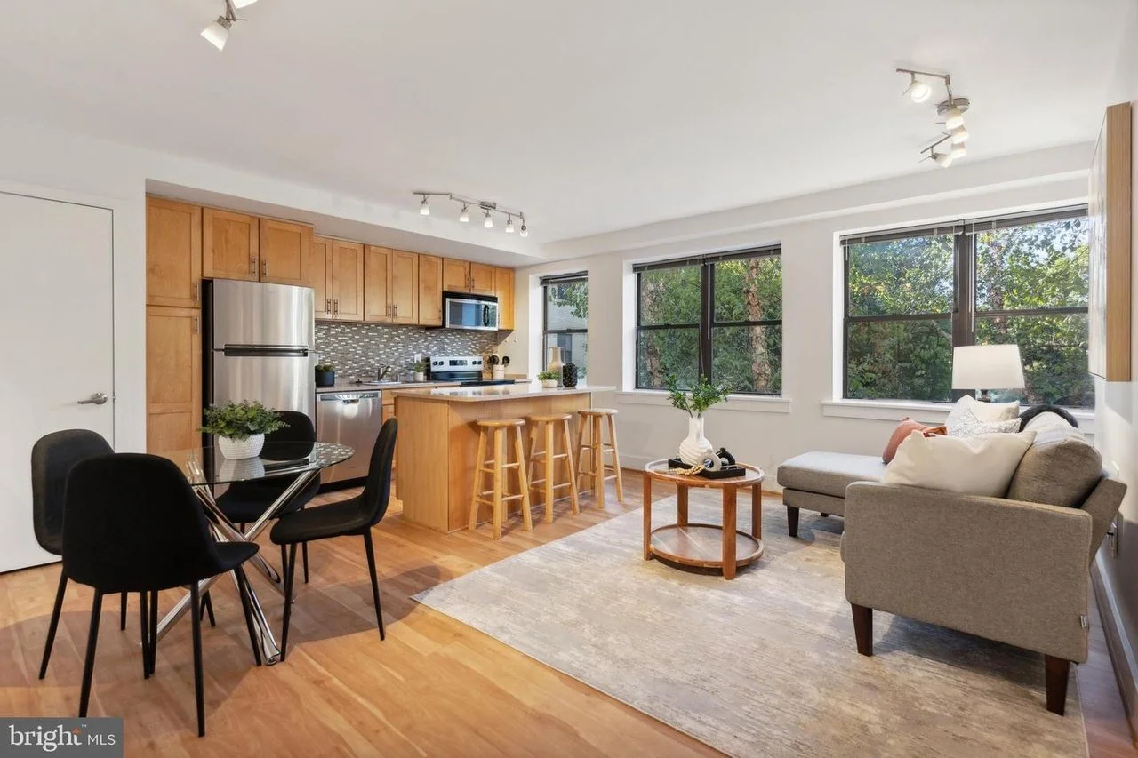 For Sale | 212 Oakwood Street, SE #209 - $195,000