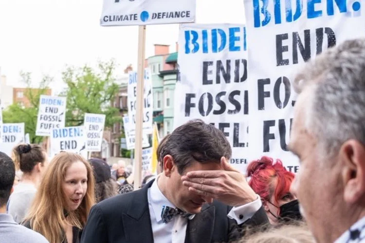 Climate Defiance seeks Graphic Designer - $62,400/year
