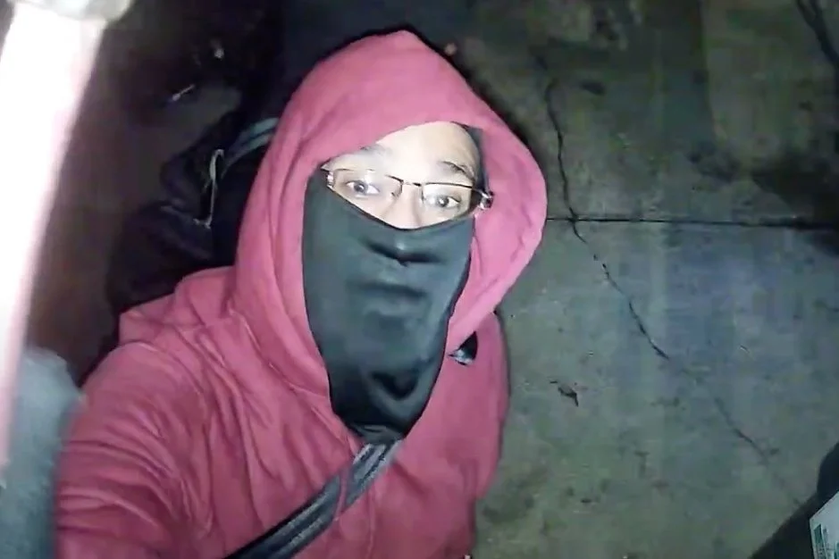 Suspects Sought in Burglary of Business in Northwest