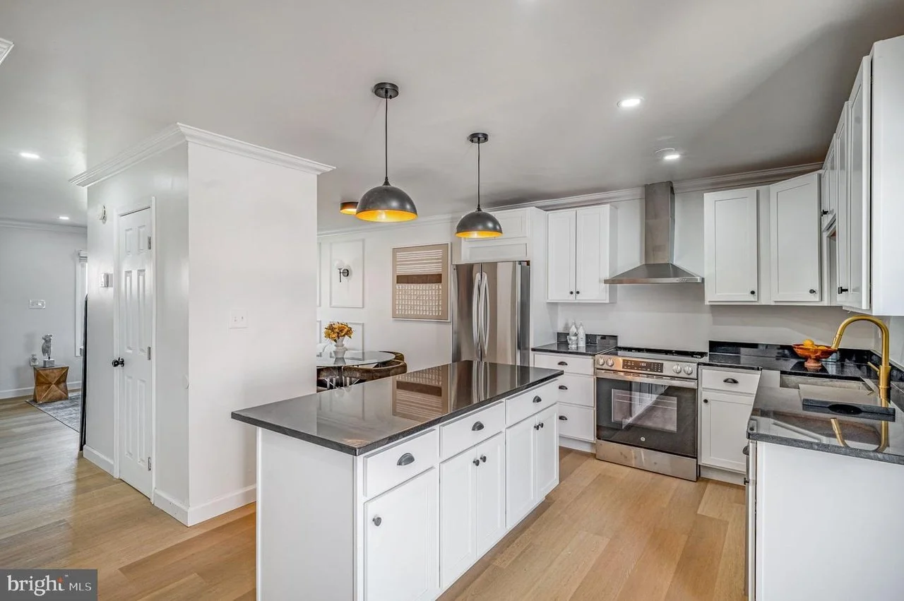 $15k Price Drop | 1325 Barnaby Ter SE - $399,999