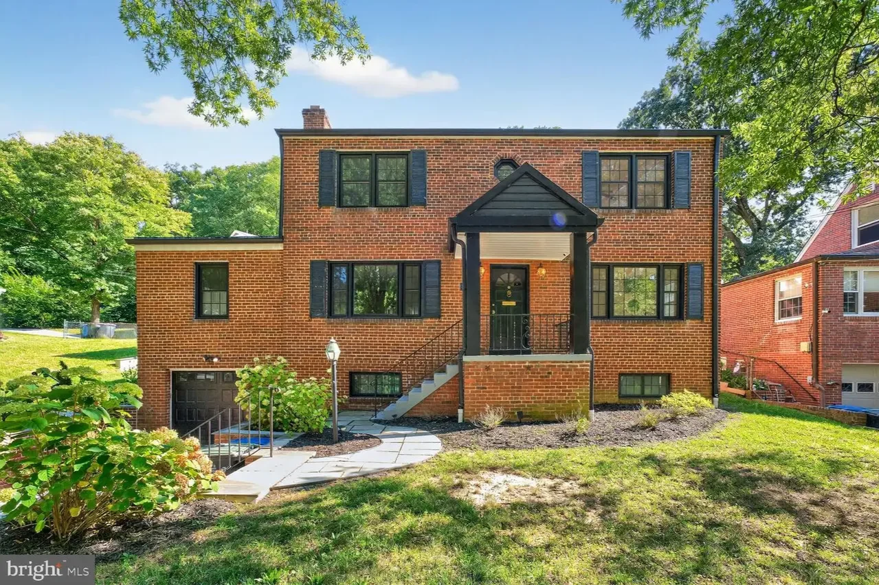 For Sale | 3729 Carpenter Street, SE - $985,000