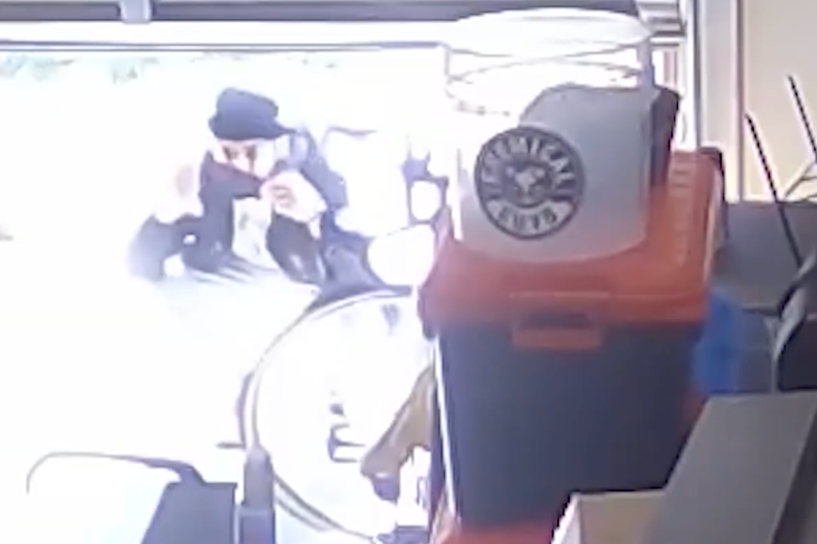 Wanted Video | Home Burglary on Mississippi Avenue, SE