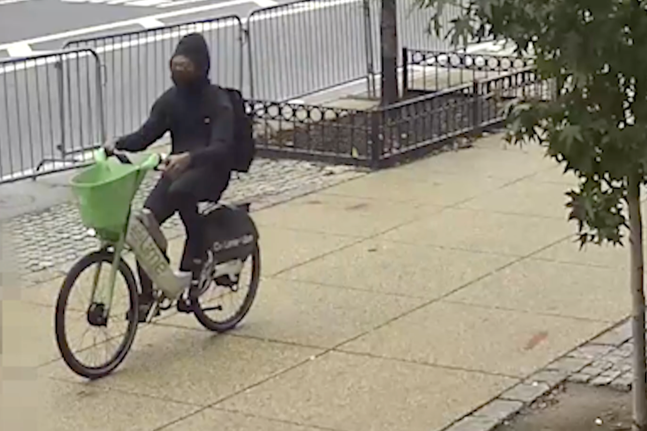 Wanted | Suspect in Robbery of Shoes