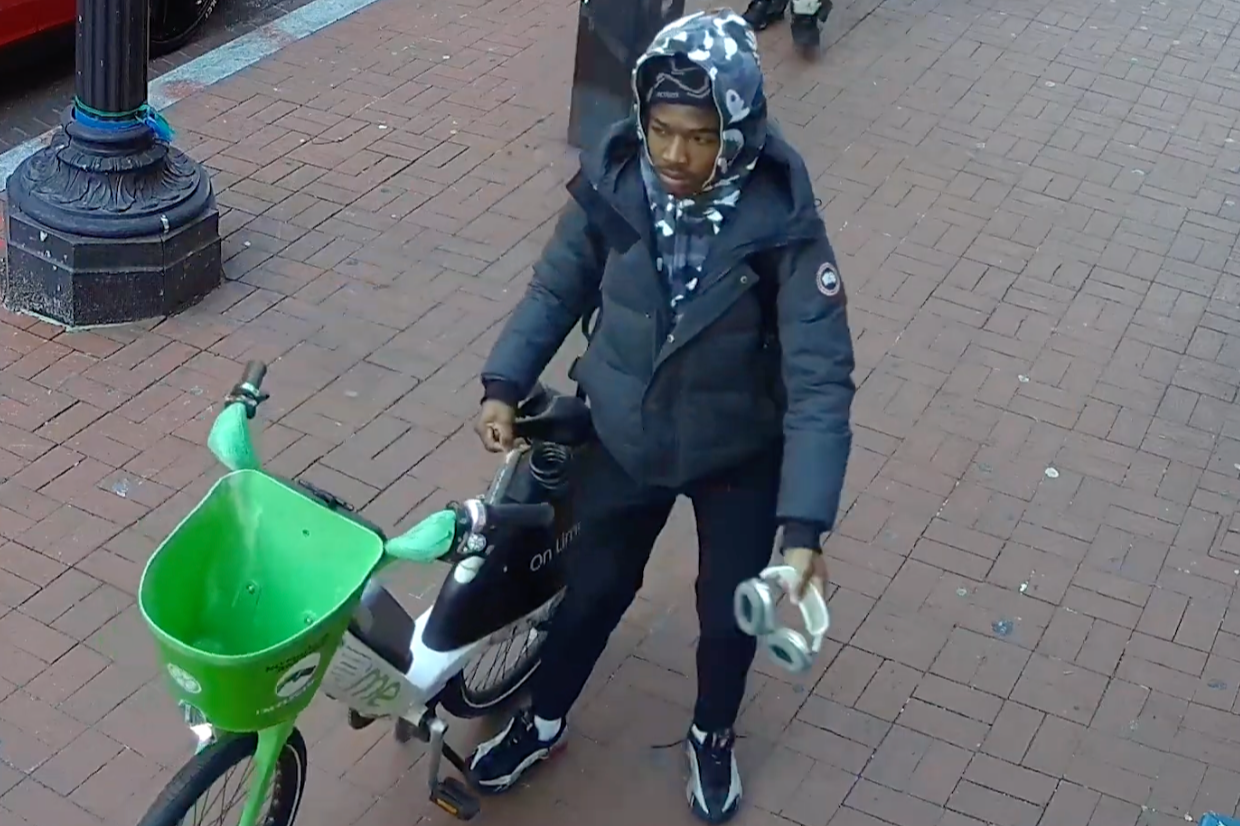 Wanted Video | Suspect in 14th Street Robbery