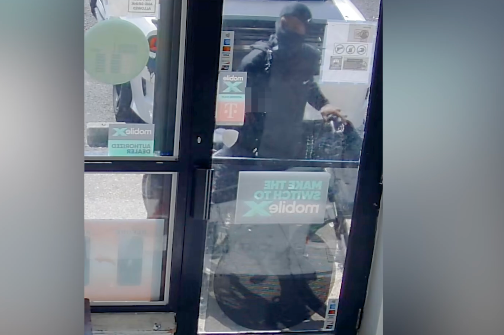 Wanted Video | Two Suspects in Threats Offense