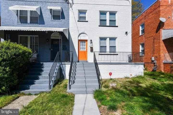 Short Sale | 430 Orange Street, SE - $390,000
