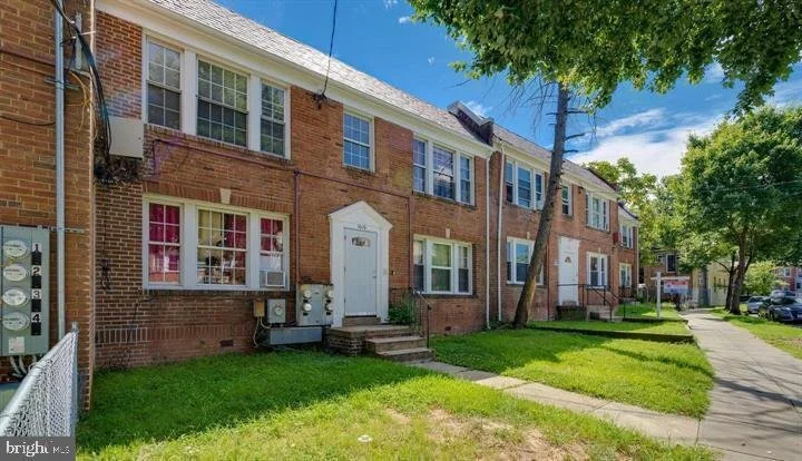 Short Sale | 1616 17th Place, SE - $375,000