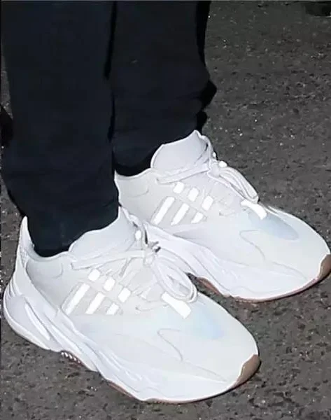 yeezy-boost-700-5.jpg