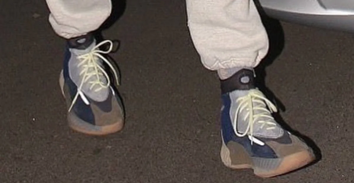 KANYE WEST SHOWCASE HIS NEW ADIDAS YEEZY HIGH TOP SNEAKER