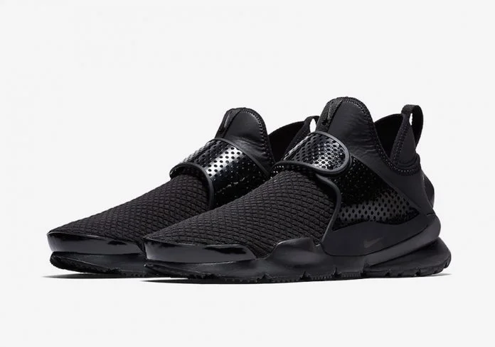 NIKE SOCK DART MID “TRIPLE BLACK”