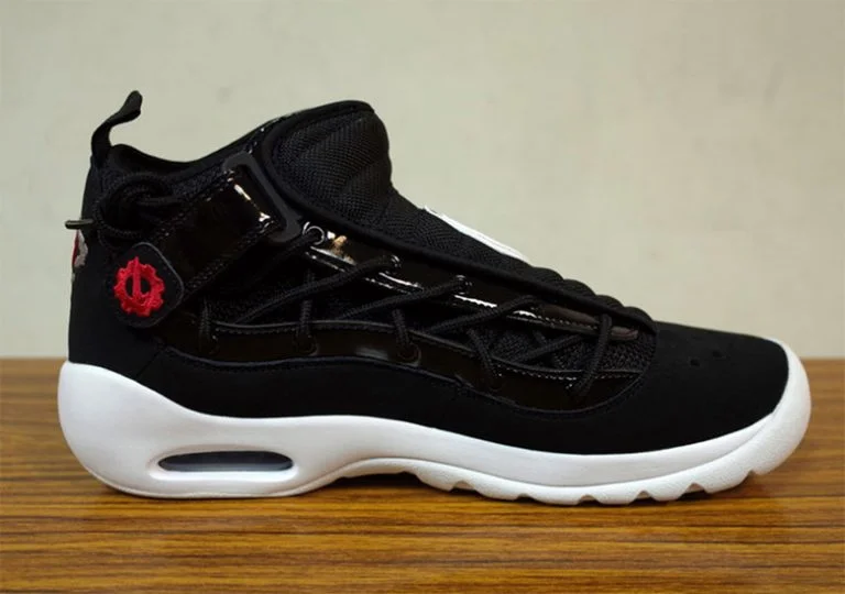 nike-air-shake-ndestrukt-black-white-2-768x540.jpg