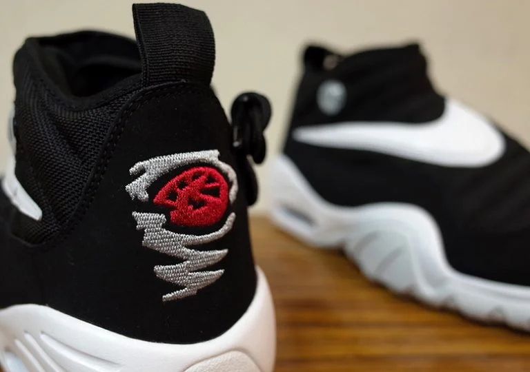 nike-air-shake-ndestrukt-black-white-7-768x540.jpg