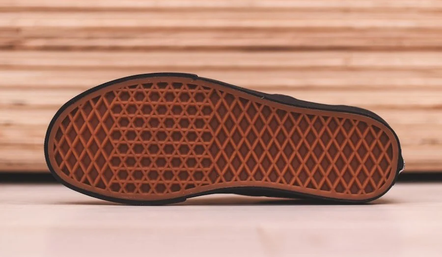 Vans-Slip-On-Pink-Flame-Outsole.jpg